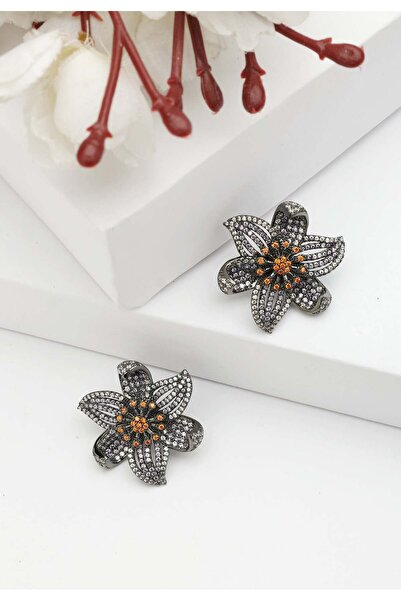 Avant-Garde Paris Diva Floral Stud Earrings
