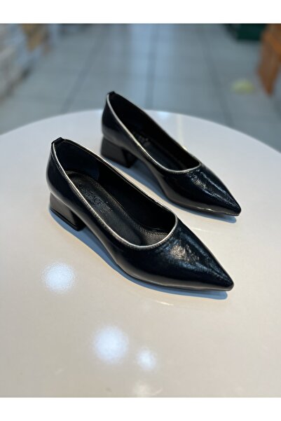 Alphus Pantofi cu toc pentru femei Serrace, cu toc scurt, cu vârf ascuțit