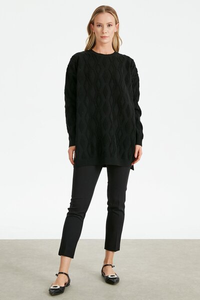 Tığ Triko Kapartma Desenli Triko Tunik SİYAH