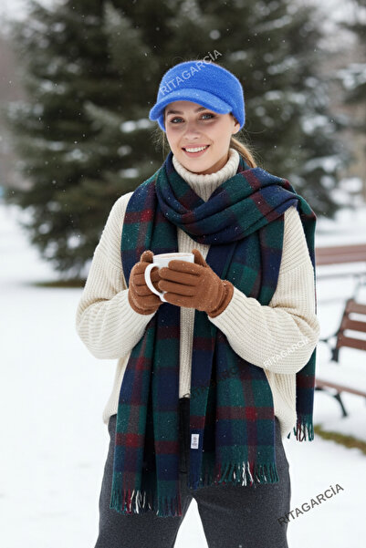 Ritagarcia Плюшена шапка с козирка за зимата