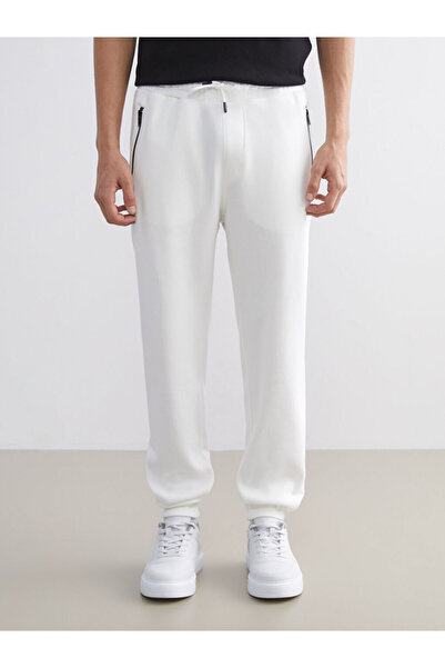 LC Waikiki Ανδρικό παντελόνι Jogger με χοντρό κορμό Ecru Standard Fit