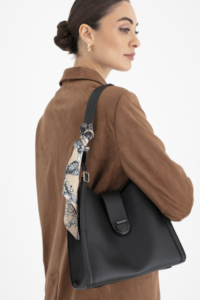 Matthew Cox Women's Arm Bag Black Byn2419