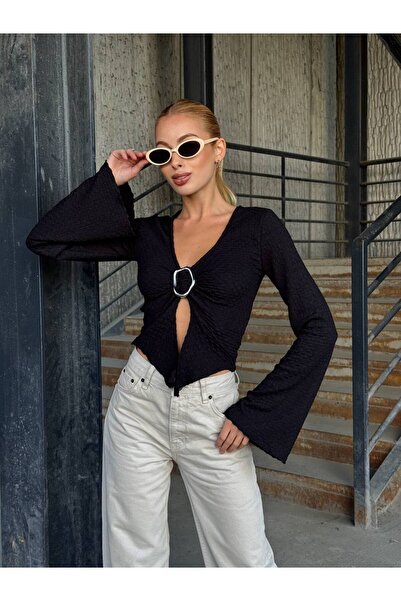 Le Savu Toka Detaylı Siyah Renkli Dekolteli Geniş Kol Kadın Bluz