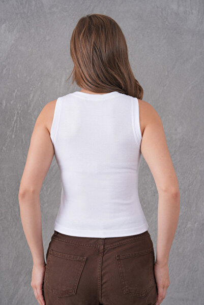 vuvutasarım Κοντή βασική λευκή μπλούζα με χοντρό λουράκι με ραβδωτή εμφάνιση 001