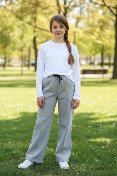 armicem Combinație școală și casual: tricou cu mânecă lungă și pantaloni de sport cu piciorul evazat