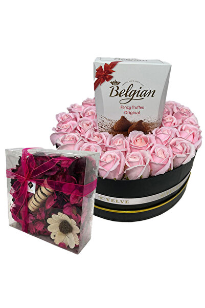 velve Aranjament floral in cutie rotunda, cu trandafiri din sapun,Flori uscat...