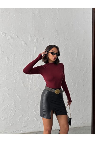 MELA ROSSA بلوزة نسائية من الفيسكوز ذات ياقة عالية ولون عنابي اللون