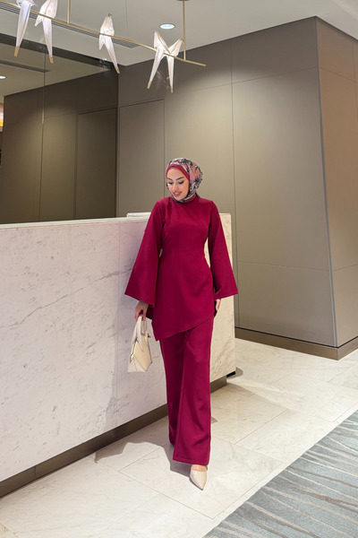 Tarzım Tuba طقم هيلين تيسيتير باللون العنابي