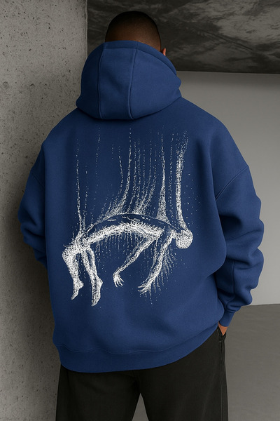 LAYORA سويت شيرت بقلنسوة كبير الحجم – نمط فني تجريدي على الظهر