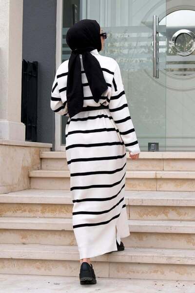 Kombinazon Ases Striped Stand Collar Ecru Knitwear Cardigan