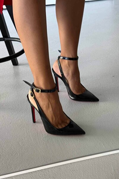 AYAKKABI PRENSİ Černá lakovaná kůže Zion s detailem přezky