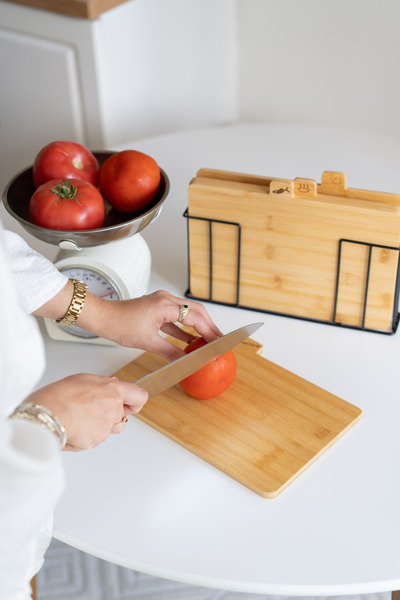 Dekorzdükkan Bamboo 4-Piece Bamboo Cutting Board Set with Stand