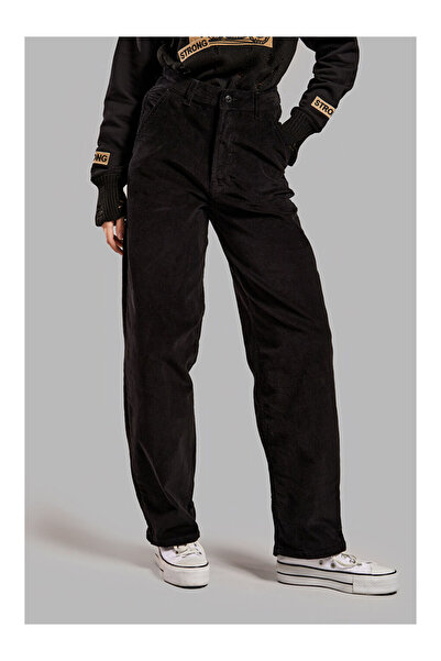 LC Waikiki Kadın Siyah Renk 26w41 İnce Fitilli Kadife Kumaş Skater Fit Pantolon