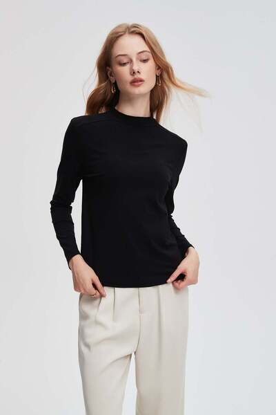 menta بلوزة سادة بأكمام طويلة