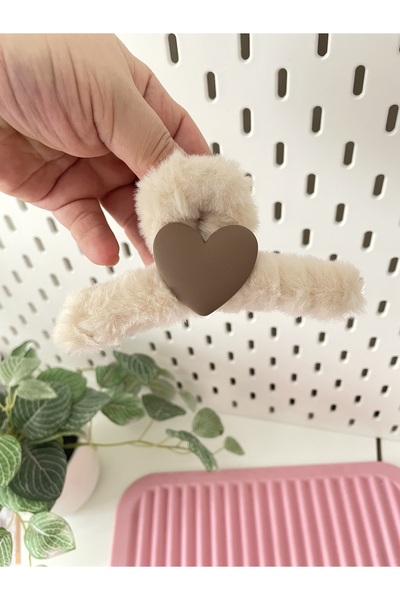 By Selen Suyolcu Heart Plush Buckle