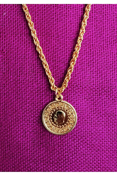 Nurtakı قلادة بسلسلة ملتوية مطلية باللون الذهبي