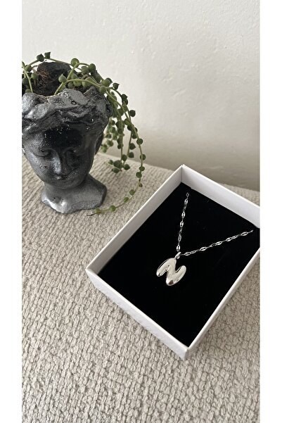 By Ayşegül قلادة على شكل حرف بالون