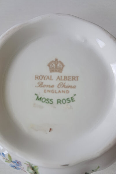 Royal Albert Moss Rose Bone China England Antique Sugar Bowl 9.5 cm 160 ml