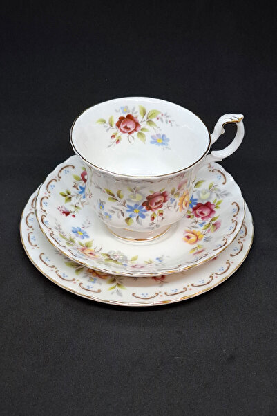 Royal Albert Jubilee Rose Bone China England Antique Tea Cup 3 Pieces 210 ml