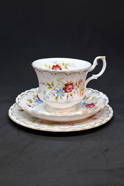 Royal Albert Jubilee Rose Bone China England Antique Tea Cup 3 Pieces 210 ml