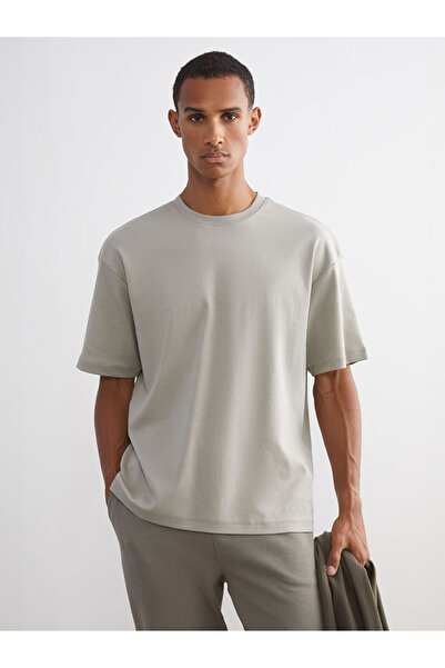 LC Waikiki Zero Roba Collar Men's T-Shirt from Uzg Store for Style Enthusiasts