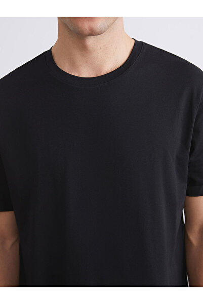 LC Waikiki Λαμπερές επιλογές από το Shining Store | Ανδρικό μπλουζάκι με λαιμόκοψη από βαμβακερό χτενισμένο βαμβάκι