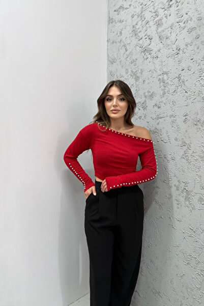 oshebu Kırmızı- Kadın İnci Detaylı Asimetrik Kesim Bluz