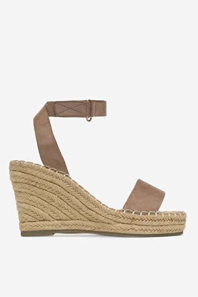 DeeZee Γυναικεία χαμηλά σανδάλια μπεζ με πλατφόρμες 37