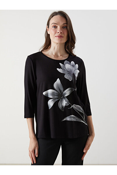 LC Waikiki Μαύρο γυναικείο μπλουζάκι με λουλούδια με λαιμόκοψη