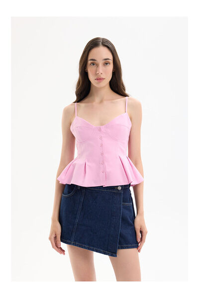 LC Waikiki Μπλούζα με λεπτό λουράκι με λεπτομέρεια με κουμπιά ροζ