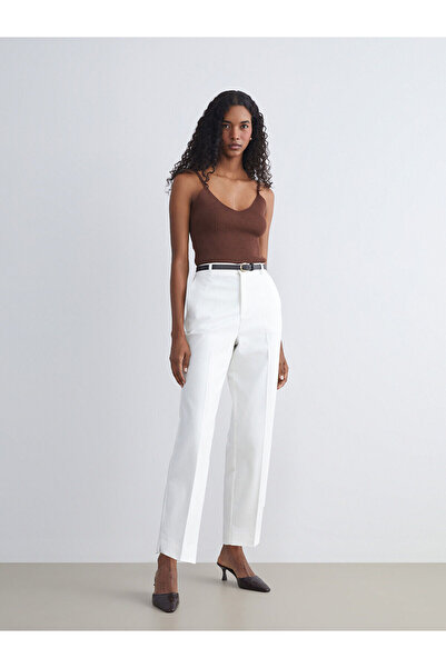 LC Waikiki Beli Kemerli Havuç Kesim Kadın Pantolon