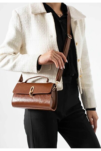 Çanta Trend Women's chic tan handbag and shoulder bag with gold buckle