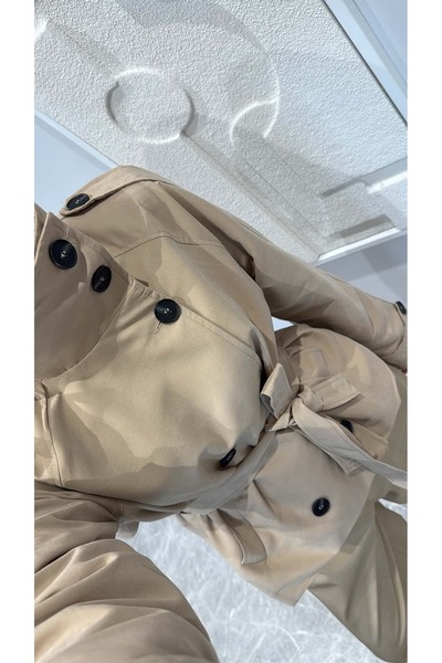 sinemkivanc co DİK YAKA KUŞAKLI KISA TRENÇKOT