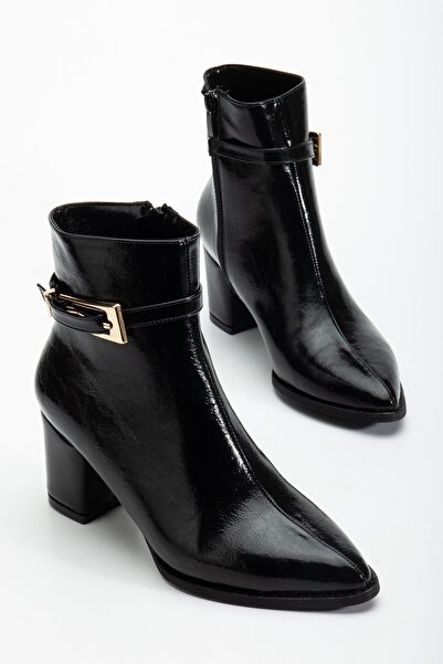 Dilimler Ayakkabı Μαύρες γυναικείες μπότες με τακούνι, τσαλακωμένο λουστρίνι, μυτερό καλούπι, καφέ αγκράφα