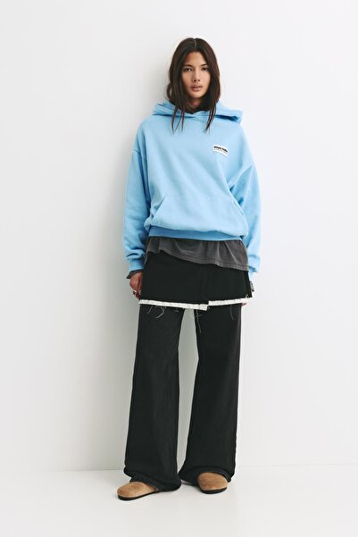 Pull & Bear Grafik baskılı mavi kapüşonlu sweatshirt