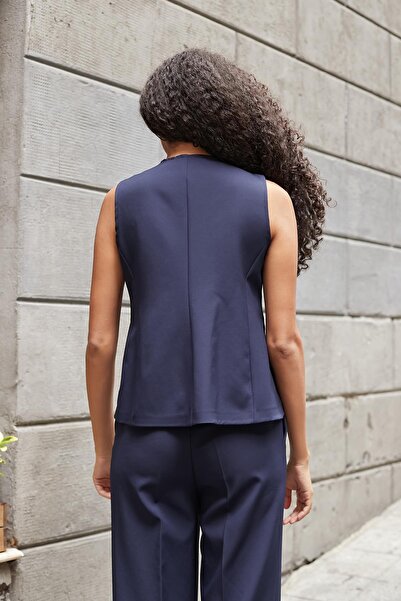 Jument Women's Flato Pocketed Buttoned Lightweight Stretchy Fabric Vest-Navy Blue