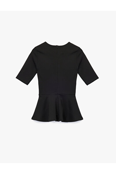 Koton Slim Fit κοντομάνικη μπλούζα με λαιμόκοψη με πεπλούμ