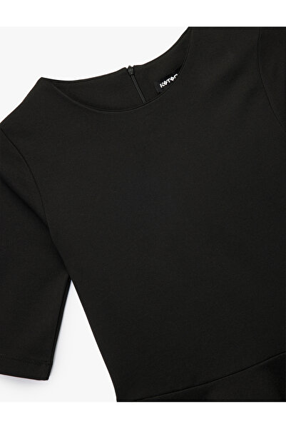 Koton Slim Fit κοντομάνικη μπλούζα με λαιμόκοψη με πεπλούμ