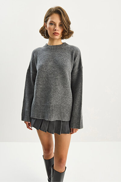 Bianco Lucci Women's Soft Crew Neck Oversize Knit Sweater 60282032