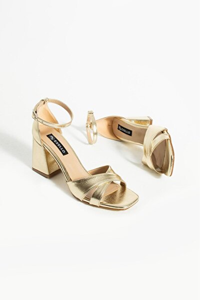 es exello Harper Cross-Strapped Low Heel Gold Shoes