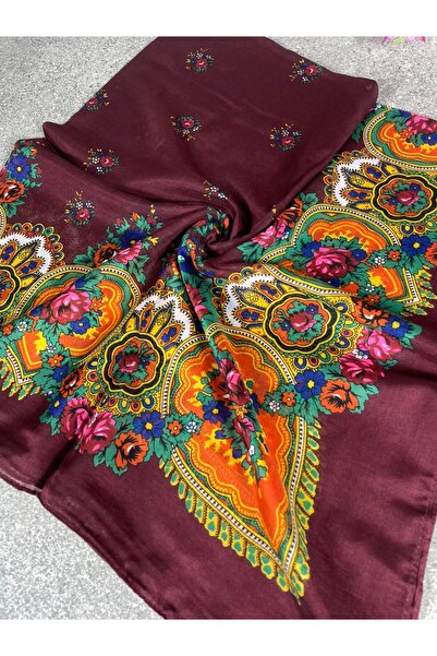 Sobe Hediyelik Mardin Calligraphy Burgundy Floral Patterned Headscarf on a Red Background 100X100 cm – Dowry and Daily Use