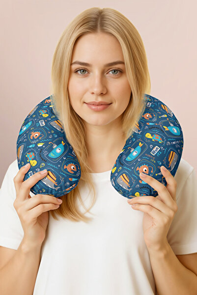 Evimde Bambaşka Pernă de gât din bumbac cu figuri de animale subacvatice - Pe...