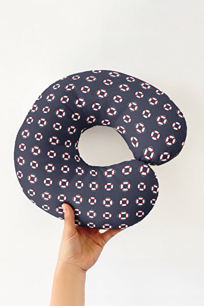 Evimde Bambaşka Pernă ergonomică pentru gât cu figurină de marinar - Pernă moale de călătorie cu tematică marină, albastru închis și roșu