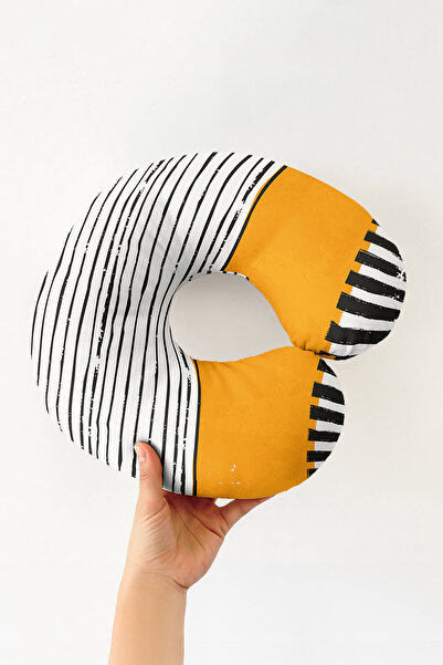 Evimde Bambaşka Pernă ergonomică pentru gât cu dungi alb-negru - Pernă de călătorie pentru adulți cu detalii moderne galbene