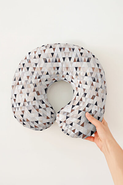 Evimde Bambaşka Pernă pentru gât cu model triunghi geometric - Pernă moale de...