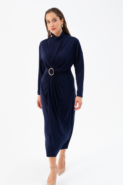 Lafaba Kadın Lacivert Büzgülü Aksesuar Detaylı Midi Elbise