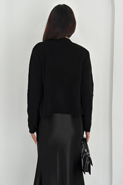 Noa Noa Women's Knitted Crop Top & Cardigan Set – Soft & Minimal Style