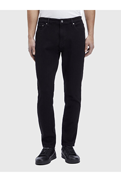 Calvin Klein Men's Tapered Comfort Jeans