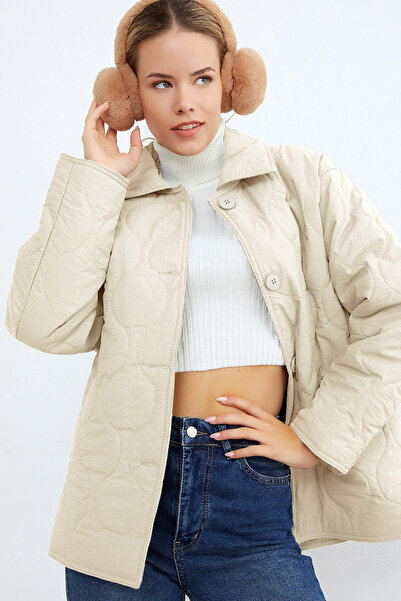 Ottawe Regular Fit Rahat Kalıp Gömlek Yaka Uzun Kol Cepli Astarlı Suyolu Düğme Kapama Casual Kapitone Mont