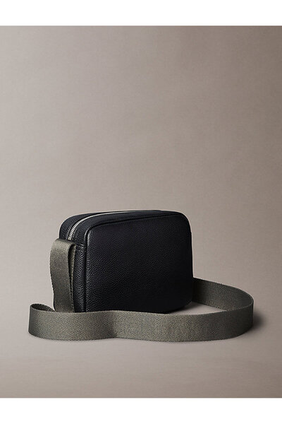 Calvin Klein Men's Cargo Camera Bag